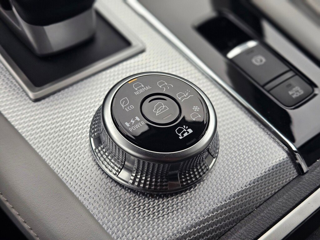 Used 2023 Mitsubishi Outlander SEL image 25