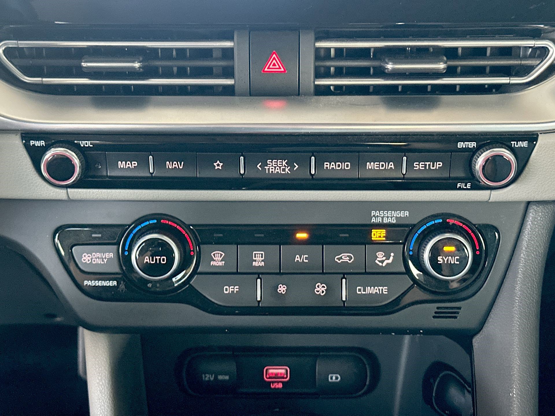 Certified 2022 Kia Niro EX Premium image 17