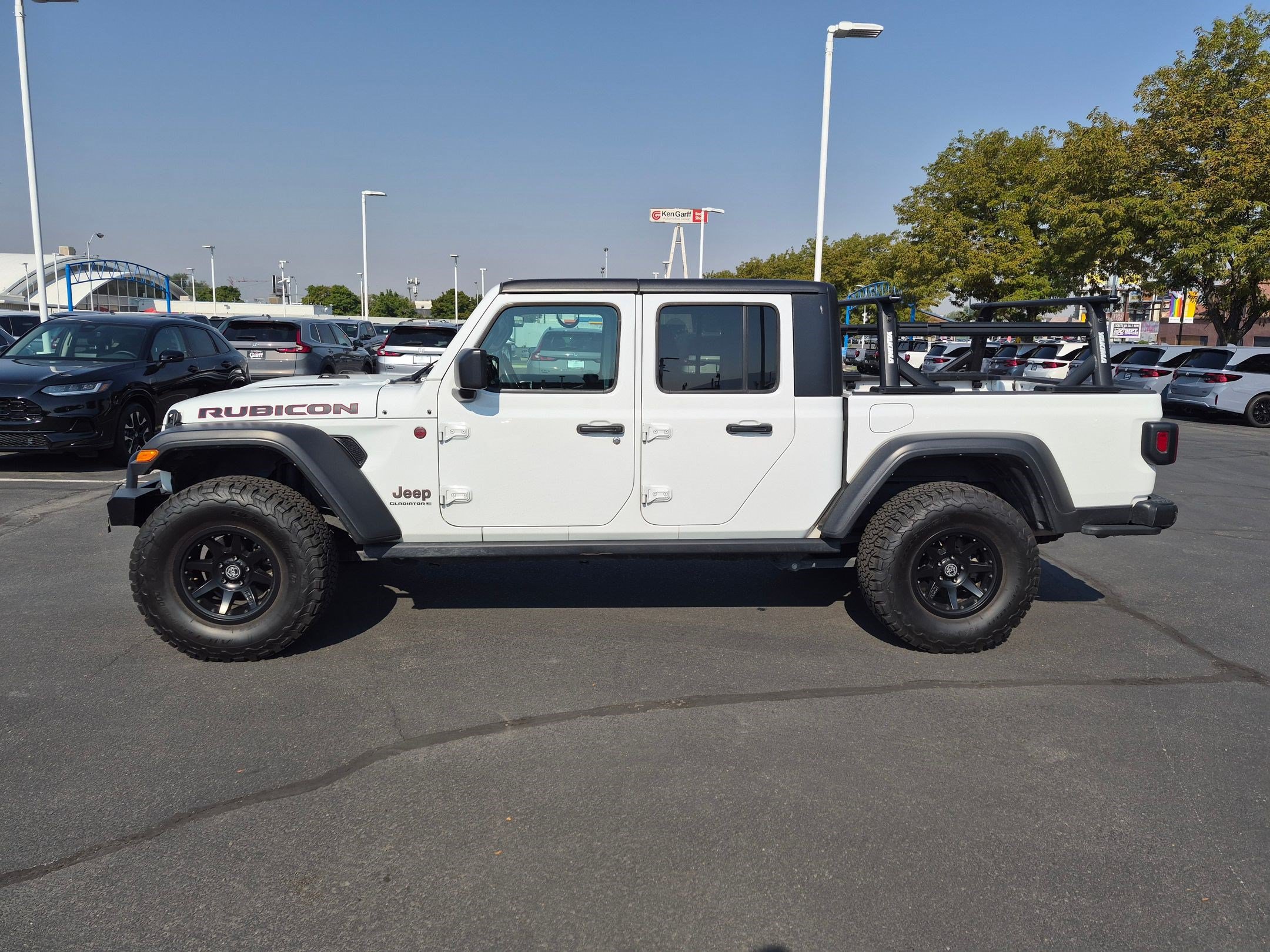 Used 2023 Jeep Gladiator Rubicon w/ Cold Weather Group AWD/4WD image 9