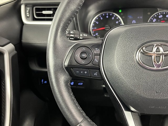 Used 2020 Toyota RAV4 XLE Premium image 15