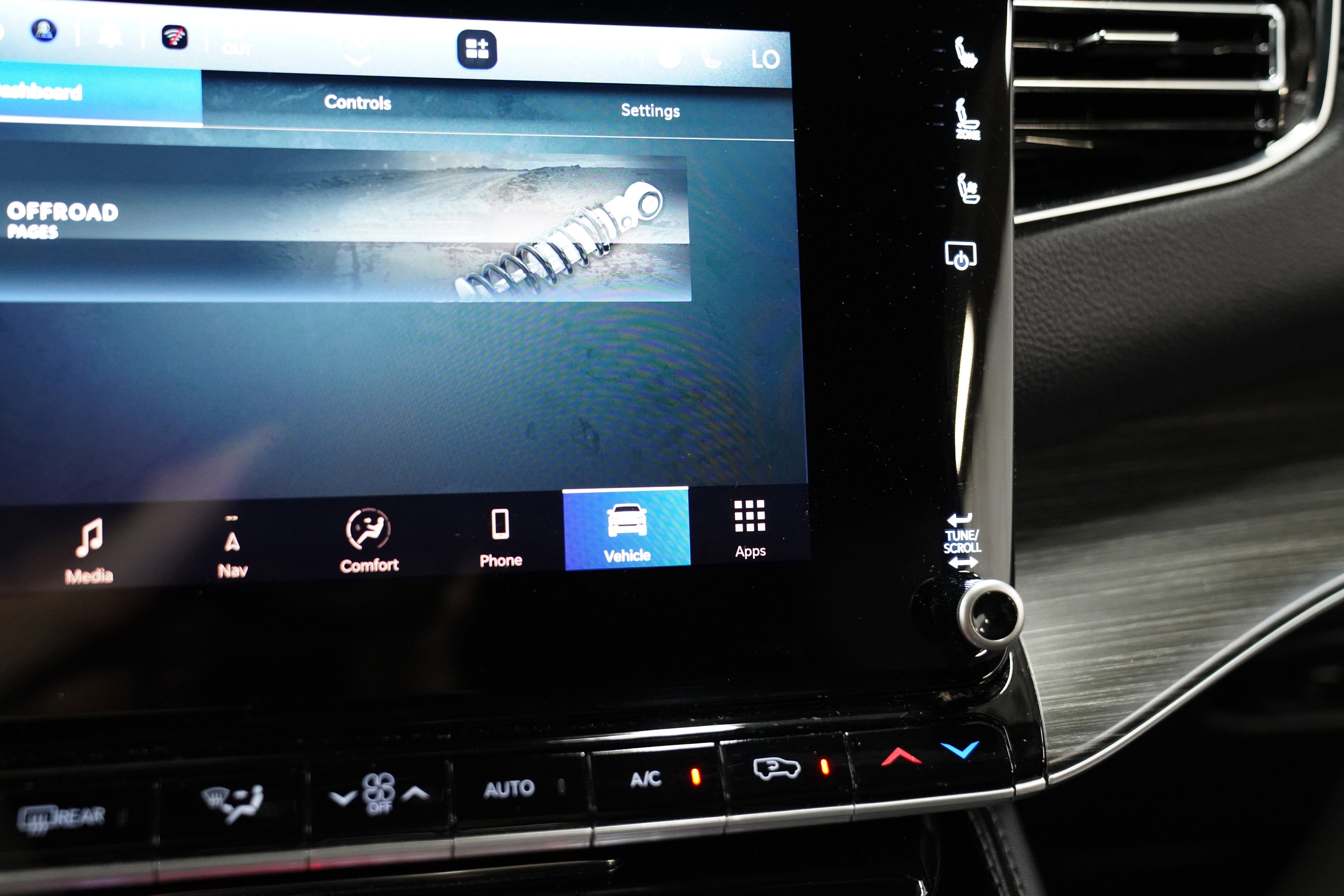 Used 2023 Jeep Wagoneer Series III w/ Preferred Equipment Group image 29