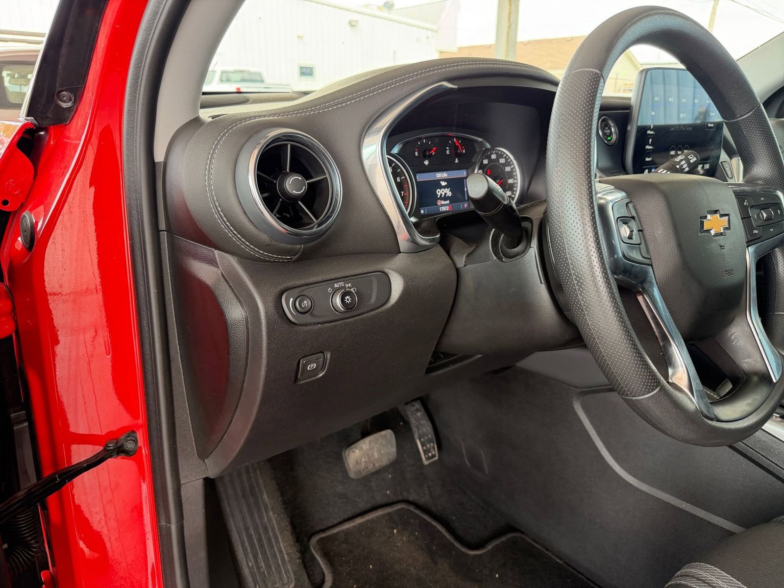 Used 2025 Chevrolet Blazer LT image 35