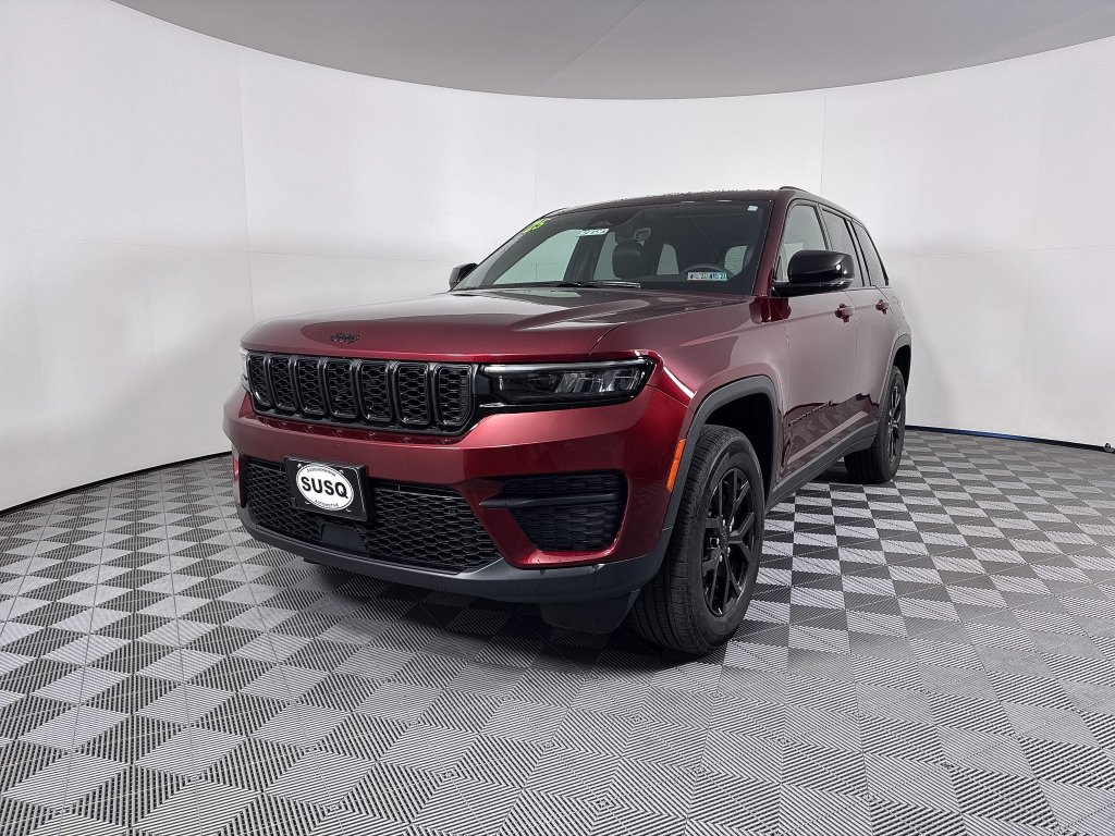 Used 2025 Jeep Grand Cherokee Altitude AWD/4WD image 19