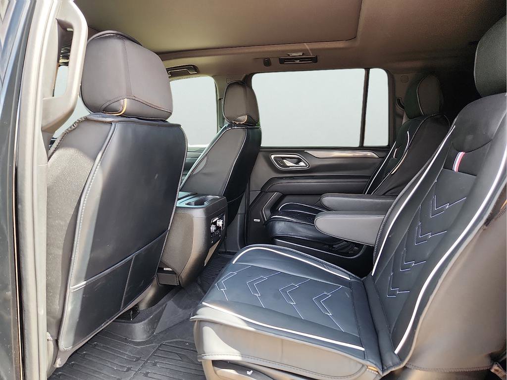 Used 2024 GMC Yukon XL AT4 w/ Technology Package AWD/4WD image 15