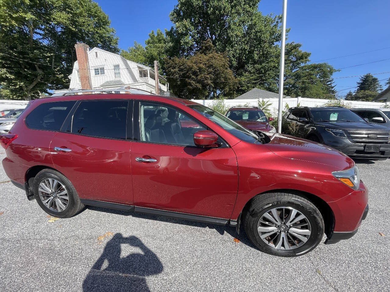 Used 2017 Nissan Pathfinder SL w/ SL Premium Package AWD/4WD image 4