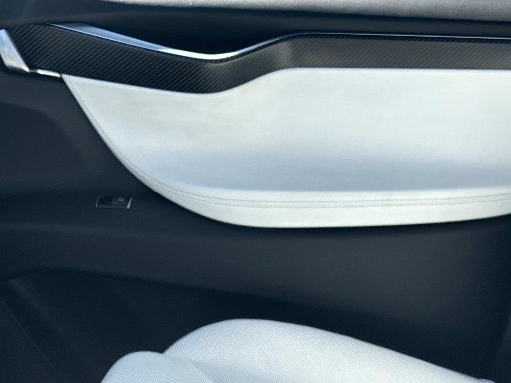 Used 2016 Tesla Model X Performance image 23