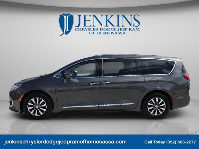 Used 2020 Chrysler Pacifica Touring-L Plus FWD image 9