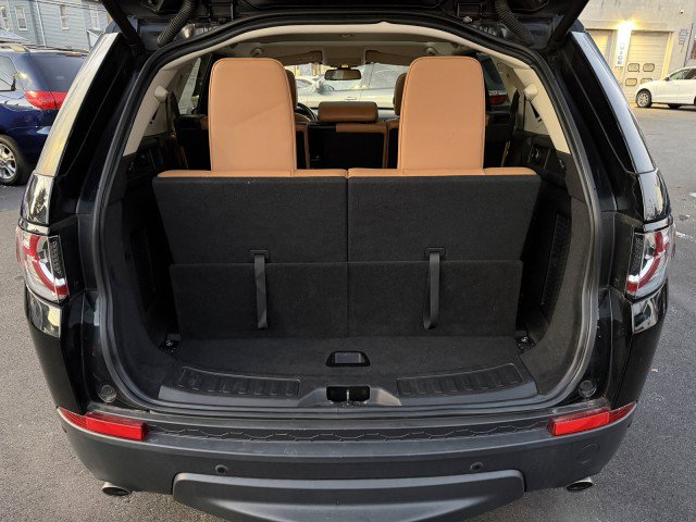 Used 2018 Land Rover Discovery Sport HSE Luxury image 26