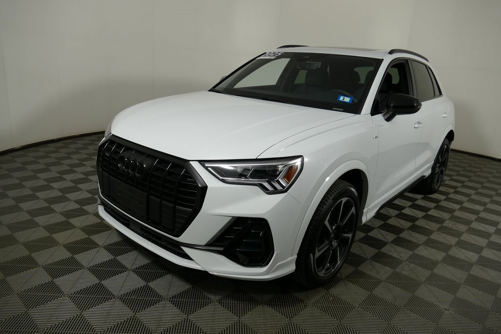 Certified 2025 Audi Q3 2.0T Premium Plus w/ Premium Plus Package image 7
