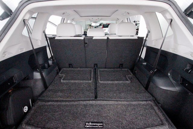 Used 2018 Volkswagen Tiguan SEL Premium image 28