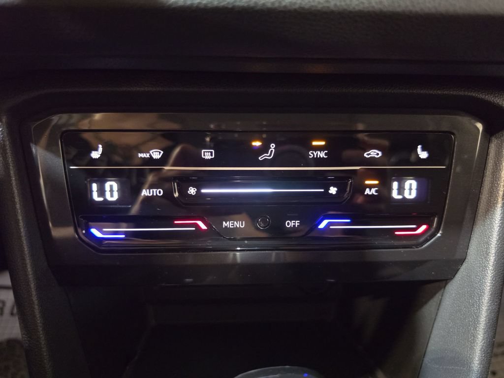 Used 2024 Volkswagen Tiguan SE FWD image 16