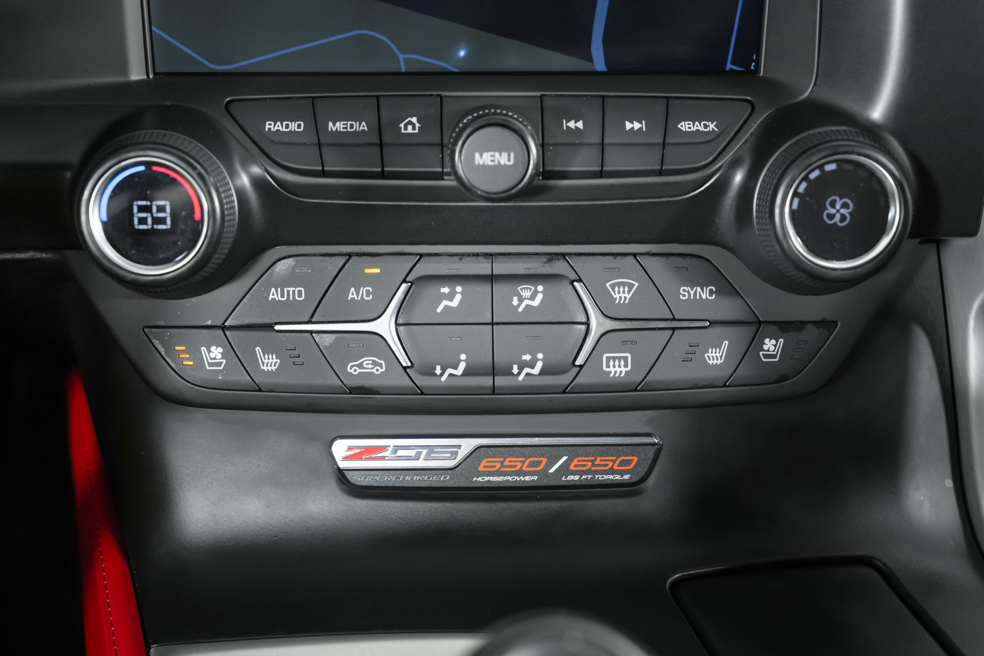 Used 2015 Chevrolet Corvette Z06 w/ 3LZ Preferred Equipment Group RWD image 16
