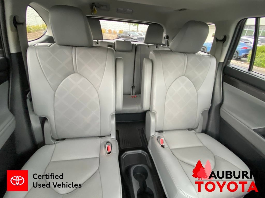 Certified 2024 Toyota Highlander Platinum AWD/4WD image 27