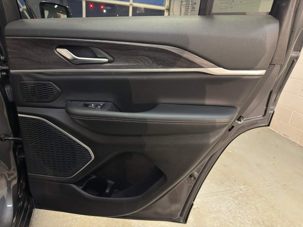 Used 2023 Jeep Grand Cherokee 4WD 4xe image 25