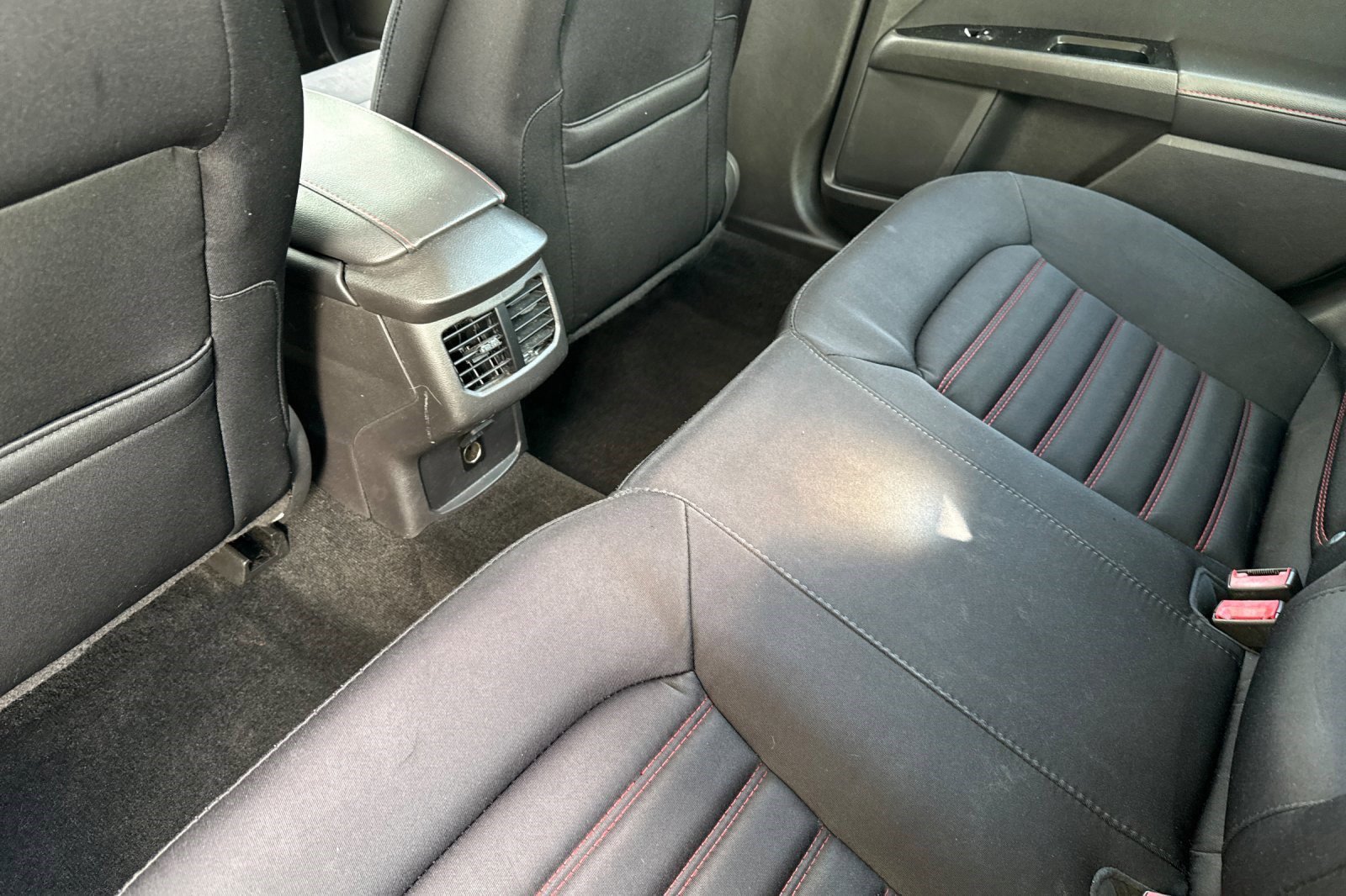 Used 2014 Ford Fusion SE FWD image 26
