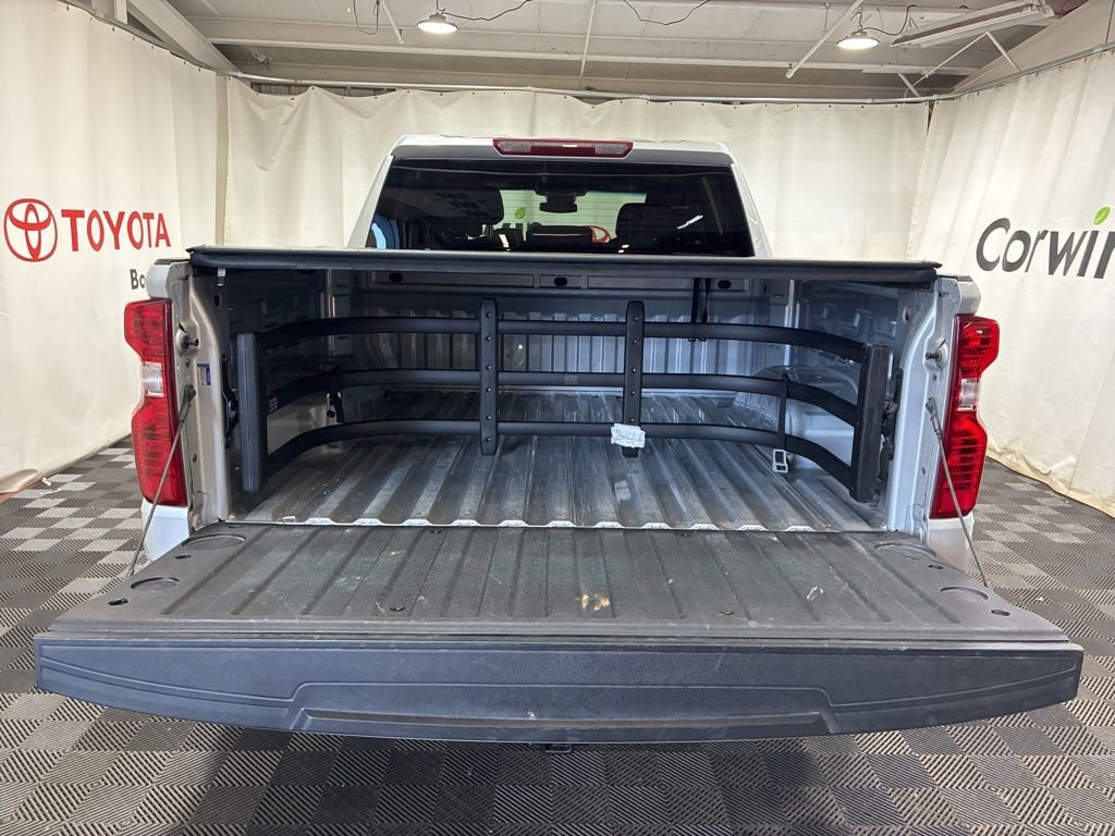 Used 2022 Chevrolet Silverado 1500 LT AWD/4WD image 17