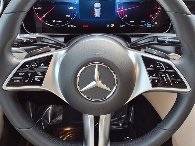 Used 2025 Mercedes-Benz GLC 300 image 8