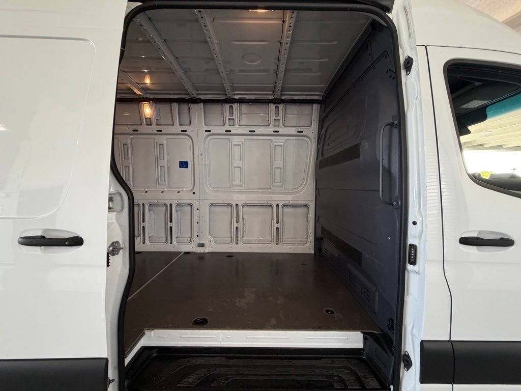 Used 2025 Mercedes-Benz Sprinter 2500 image 36