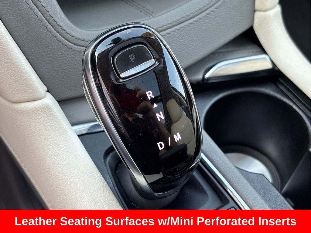 Used 2020 Cadillac XT5 Premium Luxury w/ LPO, Floor Liner Package FWD image 32