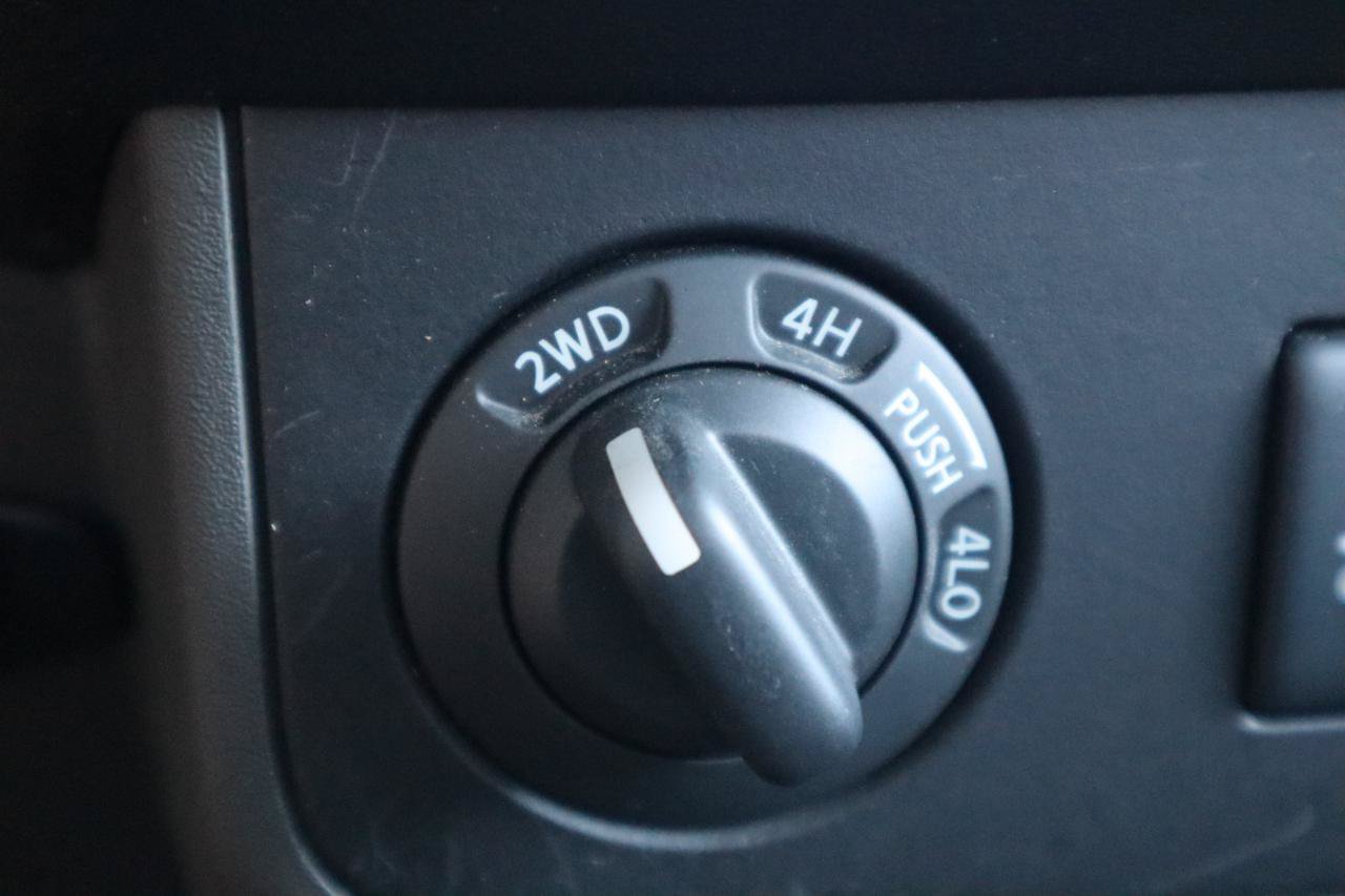 Used 2013 Nissan Frontier PRO-4X AWD/4WD image 69