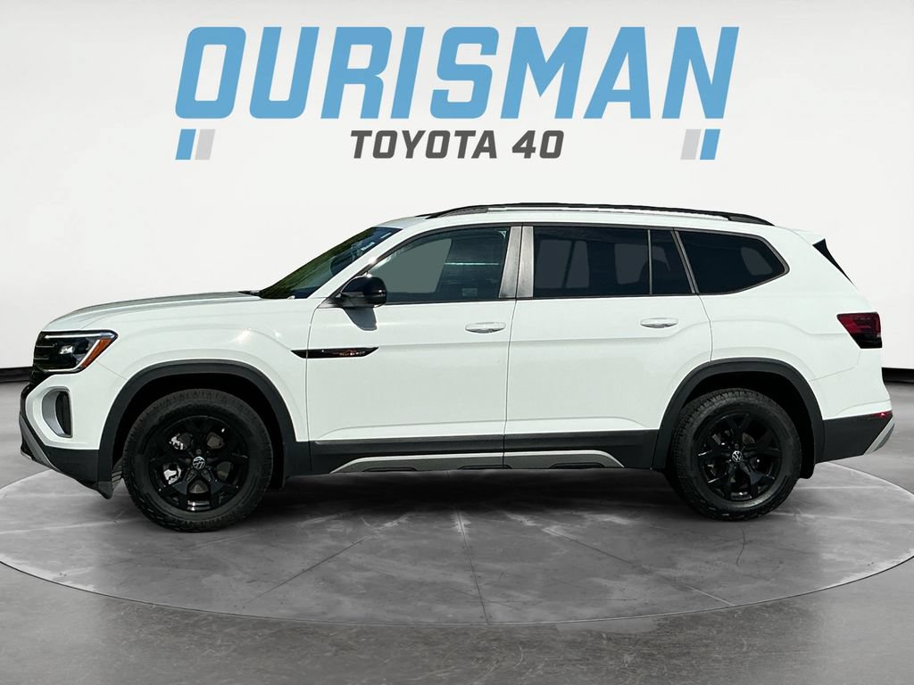Used 2025 Volkswagen Atlas Peak Edition SE AWD/4WD image 4