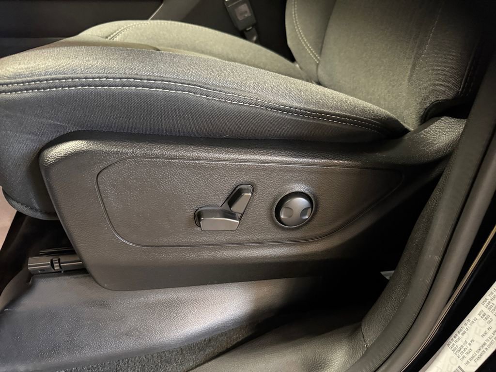 Used 2022 RAM 1500 Big Horn AWD/4WD image 13