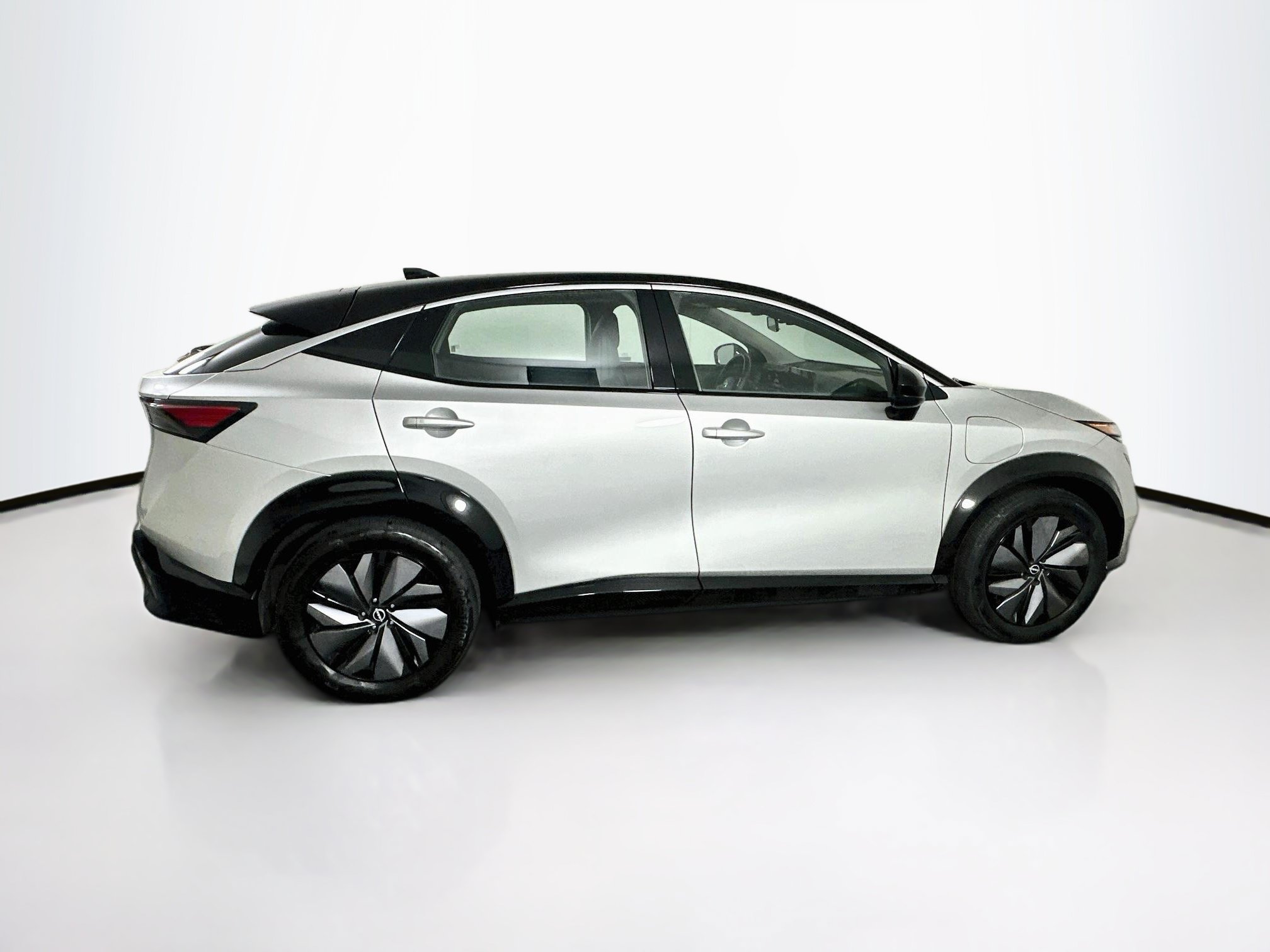 Used 2023 Nissan Ariya FWD image 10