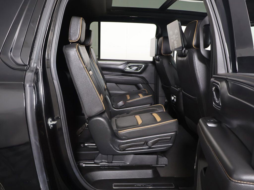 Used 2023 GMC Yukon XL AT4 w/ AT4 Premium Plus Package AWD/4WD image 39