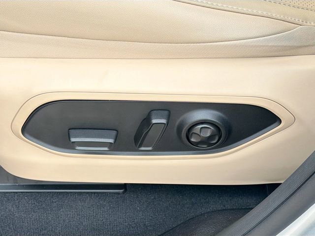 Used 2025 Jeep Grand Cherokee Limited w/ Luxury Tech Group II image 24