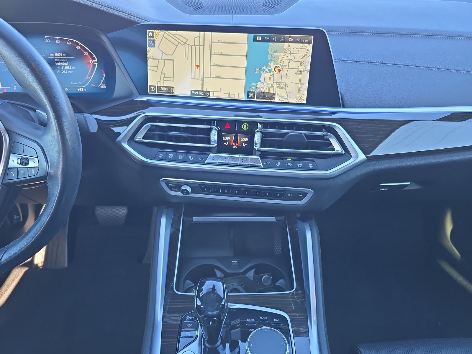 Used 2021 BMW X6 sDrive40i w/ Premium Package image 11