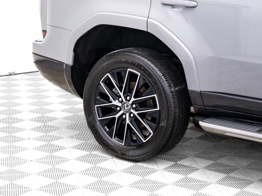 Used 2025 Lexus GX 550 w/ Cold Area Package image 36