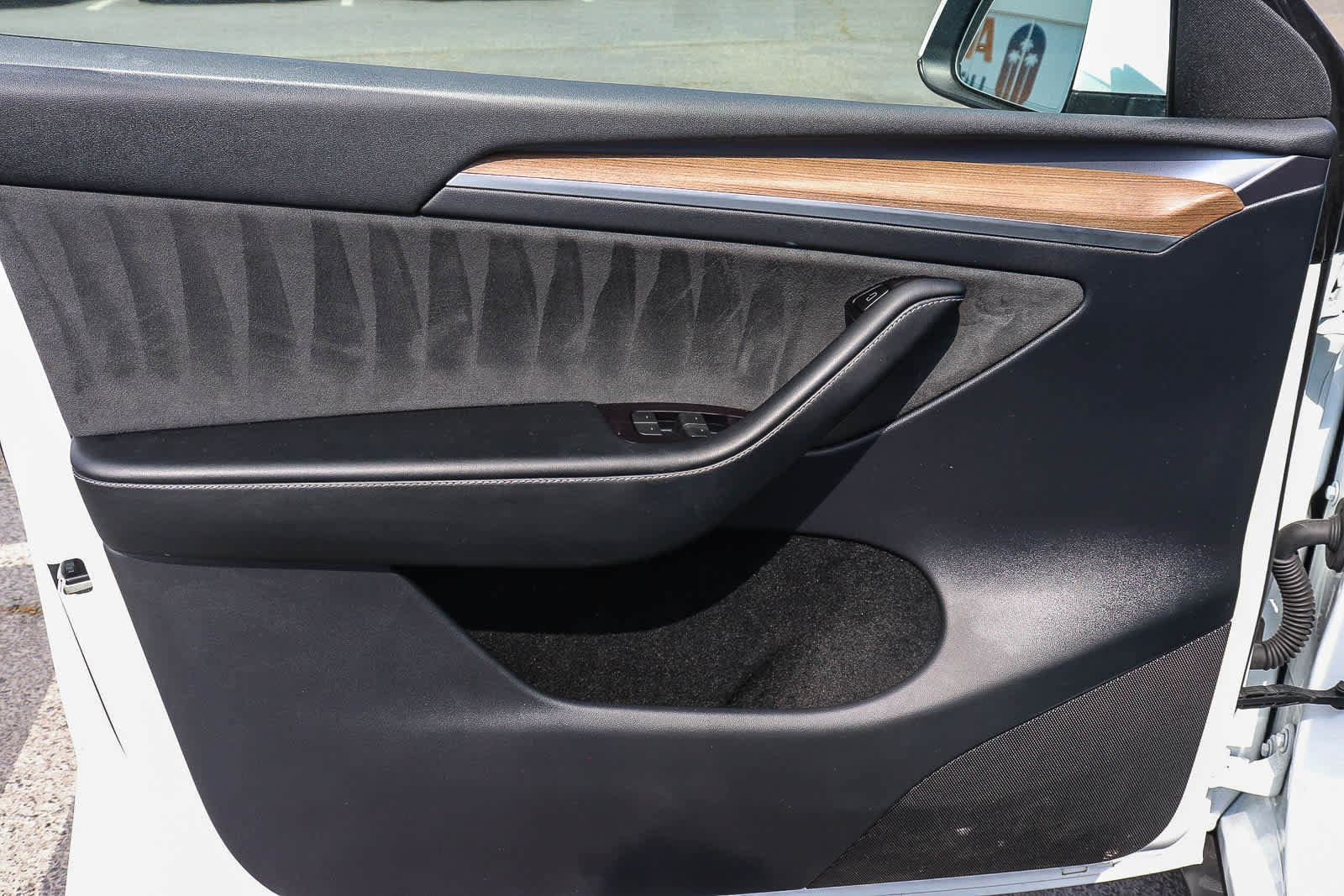 Used 2023 Tesla Model Y Long Range image 18