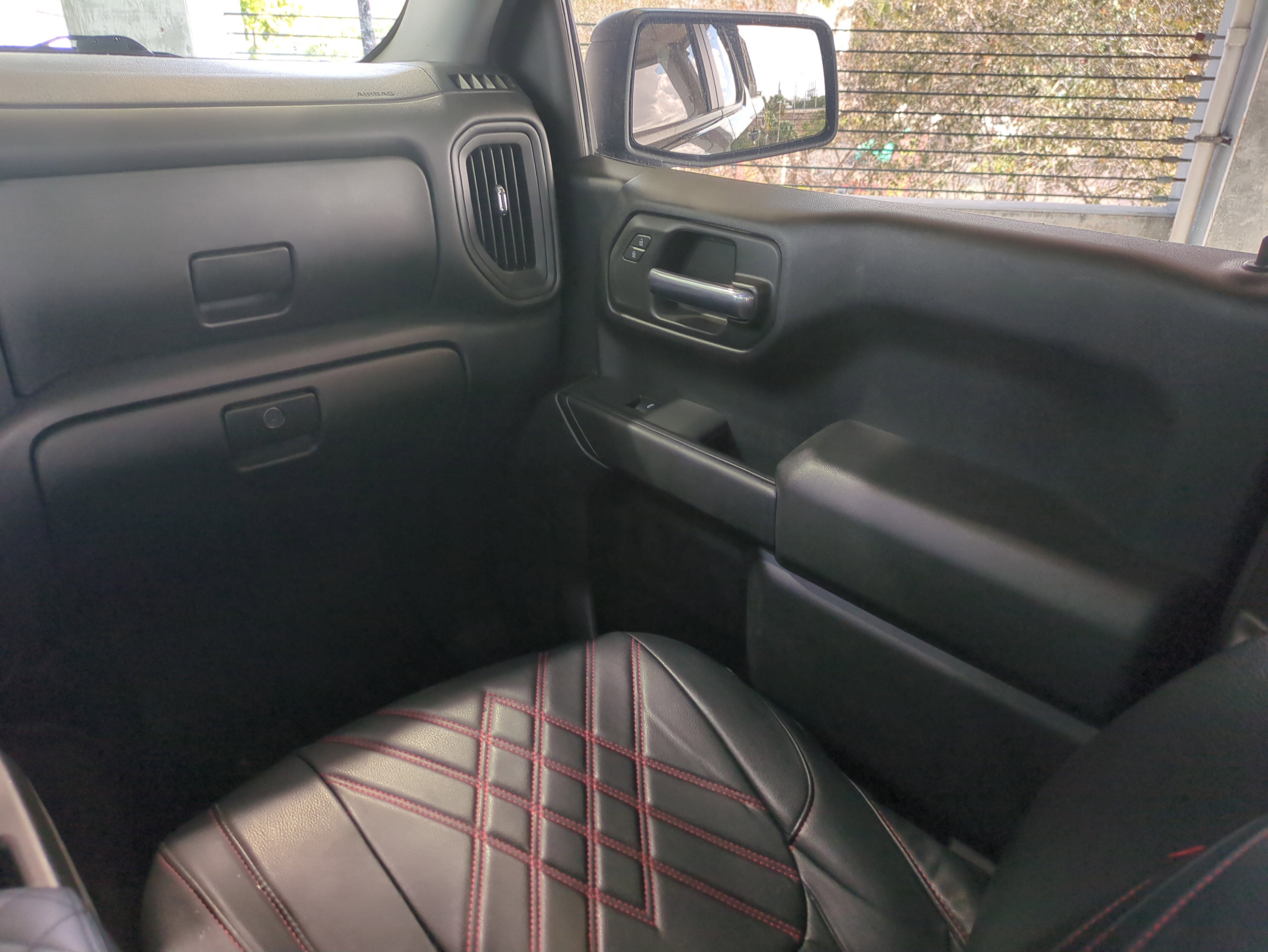 Used 2023 Chevrolet Silverado 1500 Custom image 17