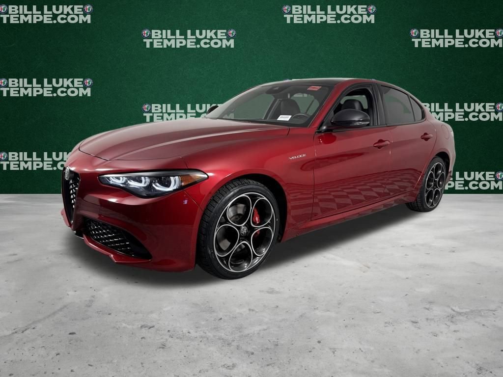 Used 2024 Alfa Romeo Giulia Veloce image 9