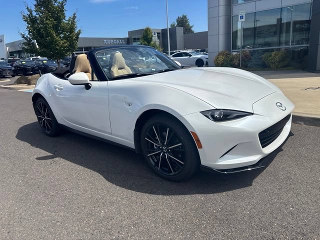 Used 2025 MAZDA MX-5 Miata Grand Touring w/ Appearance Package RWD image 4