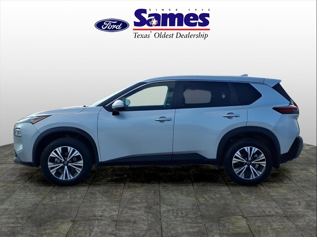 Used 2023 Nissan Rogue SV image 3