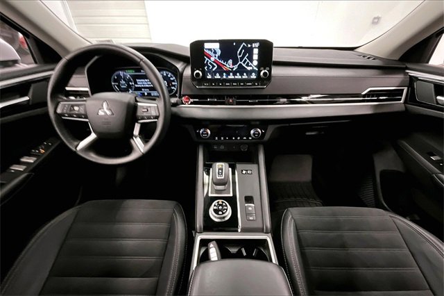 Used 2023 Mitsubishi Outlander Ralliart image 14