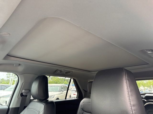 Used 2023 Ford Explorer Limited w/ Limited Technology Package RWD image 19