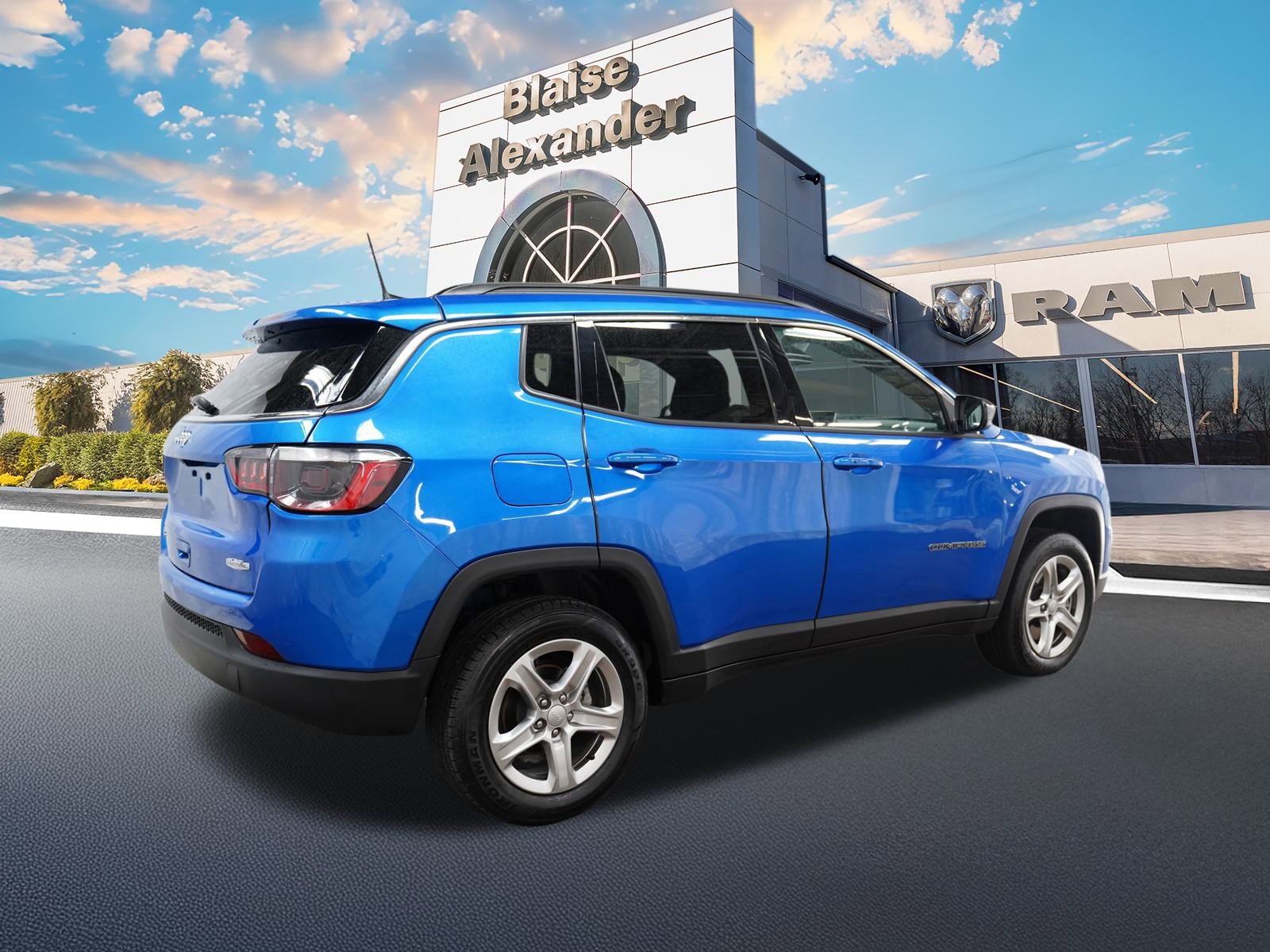 Certified 2024 Jeep Compass Latitude w/ Altitude Special Edition video 3