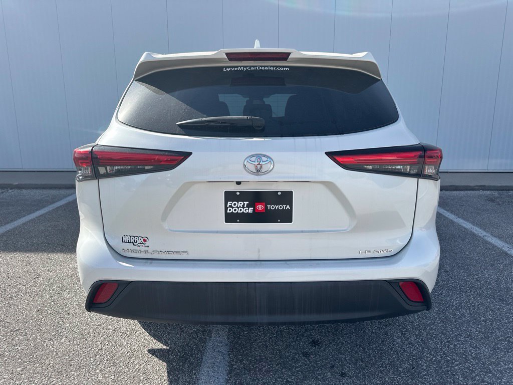 Used 2021 Toyota Highlander LE AWD/4WD image 6
