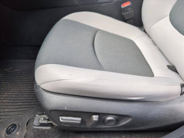 Used 2021 Toyota RAV4 XLE AWD/4WD image 11
