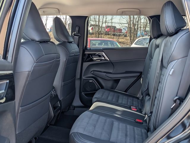 New 2026 Mitsubishi Outlander SE FWD image 6