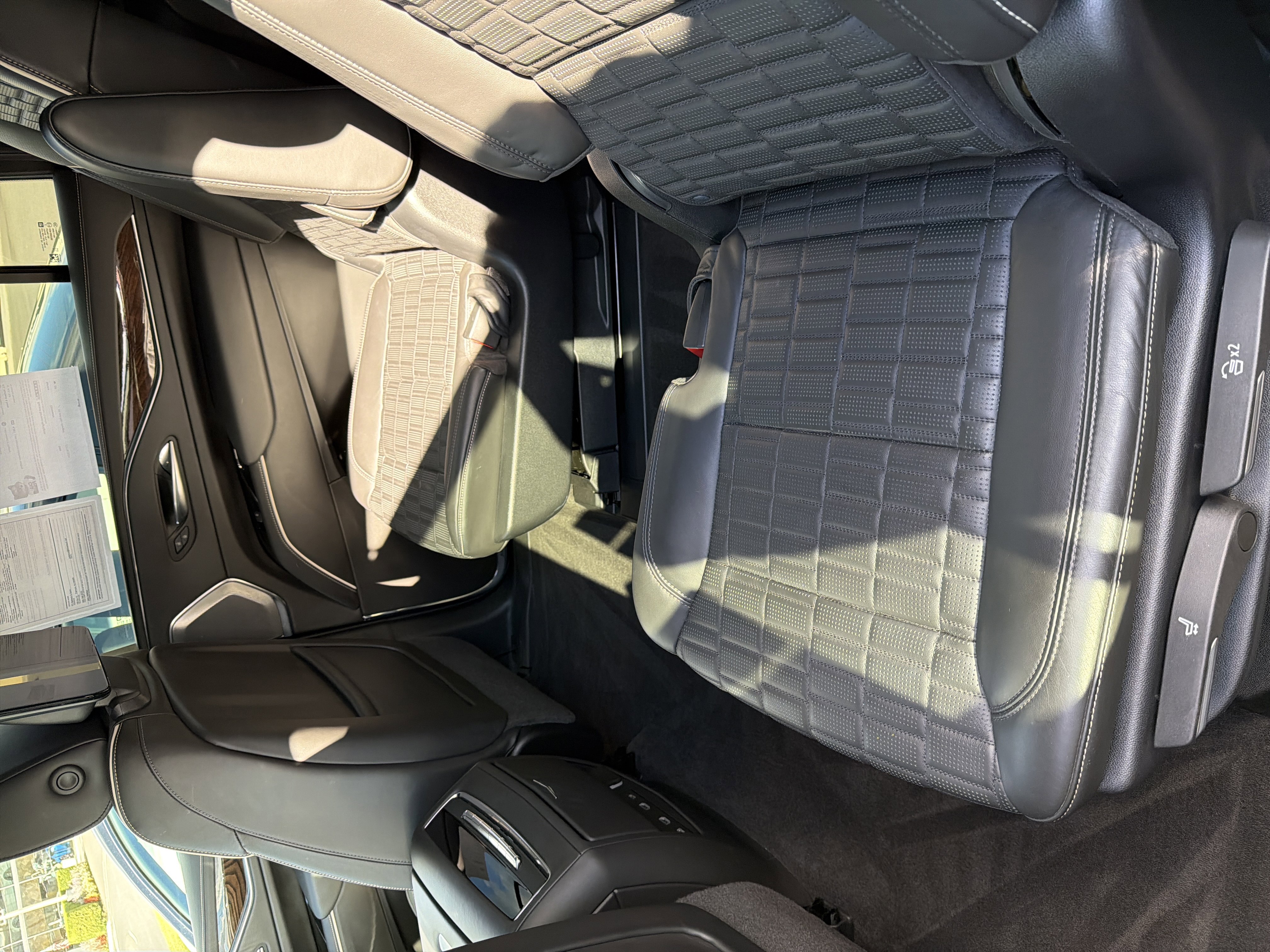 Used 2022 Cadillac Escalade ESV Premium Luxury Platinum image 26