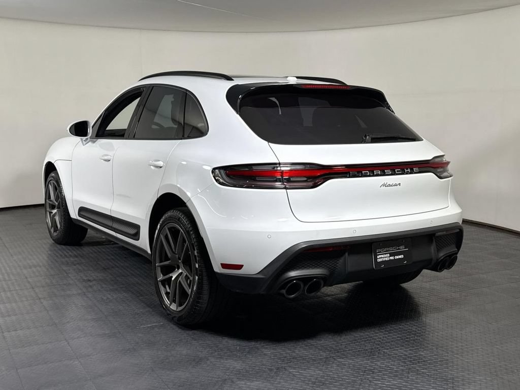 Certified 2024 Porsche Macan AWD/4WD image 3