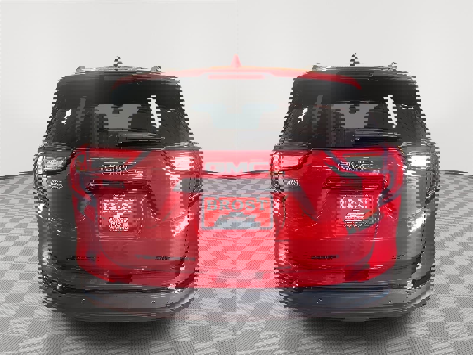 Used 2023 GMC Terrain SLE w/ Driver Convenience Package image 5