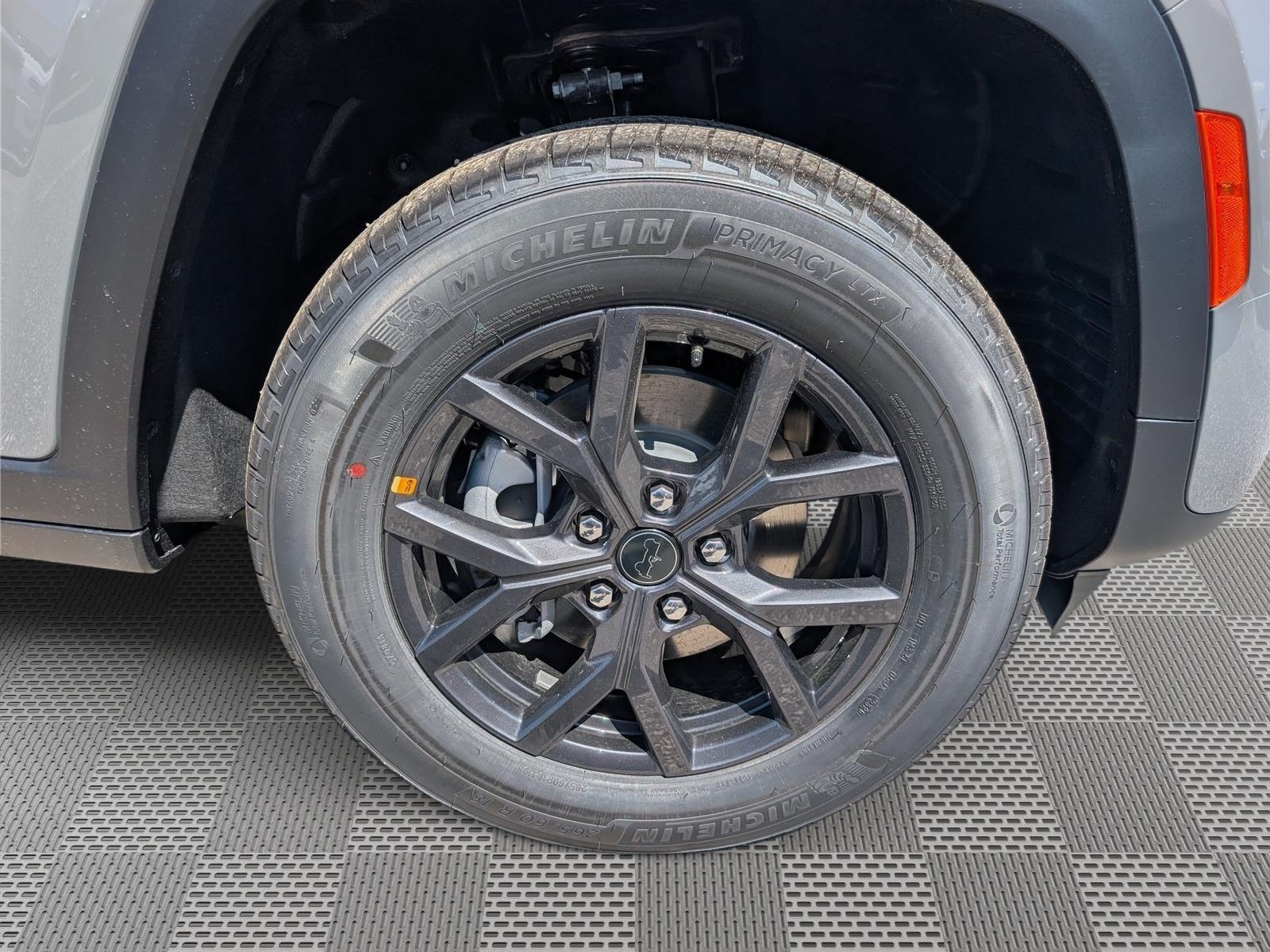 New 2027 Jeep Grand Cherokee Altitude AWD/4WD image 5