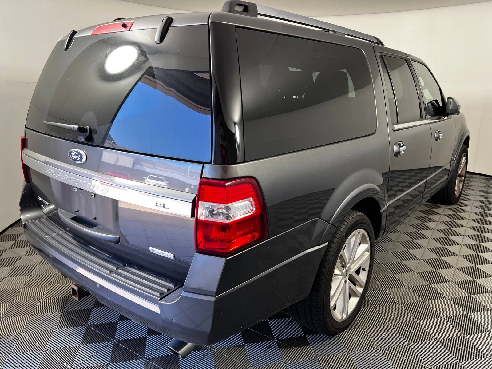 Used 2016 Ford Expedition EL Limited w/ Equipment Group 301A AWD/4WD image 5