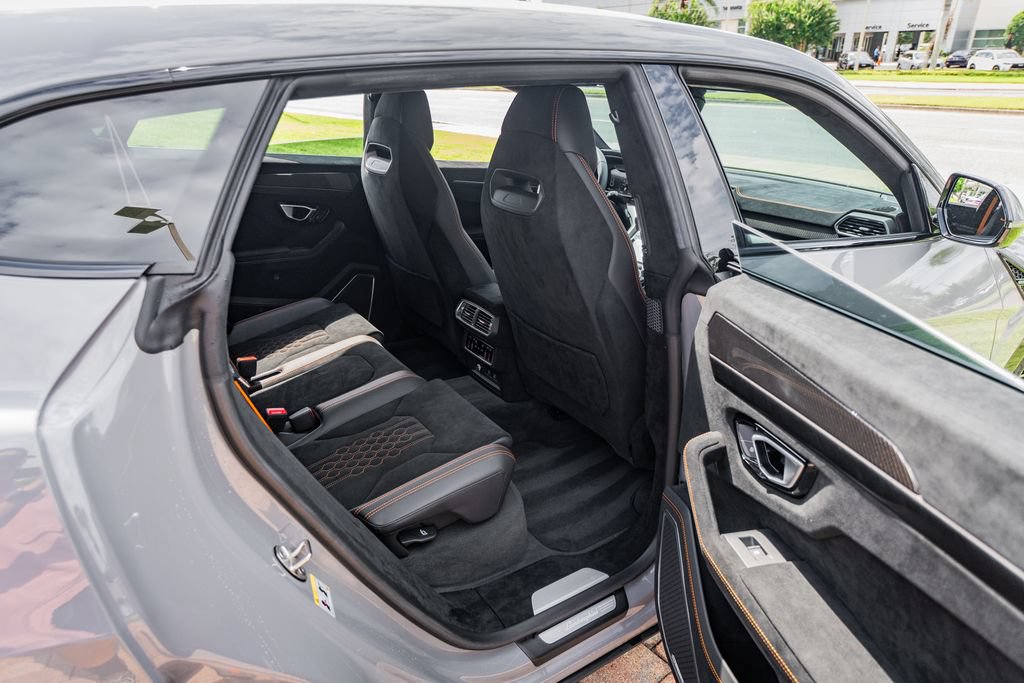 Used 2024 Lamborghini Urus Performante AWD/4WD image 44
