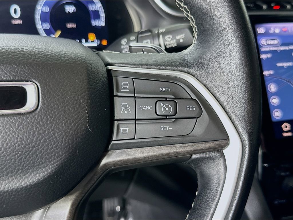 Used 2022 Jeep Grand Cherokee L Limited w/ Luxury Tech Group II image 25