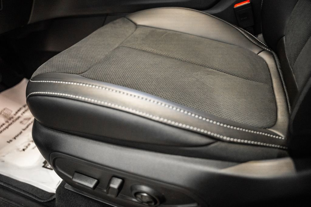 New 2025 Jeep Grand Cherokee Altitude image 33